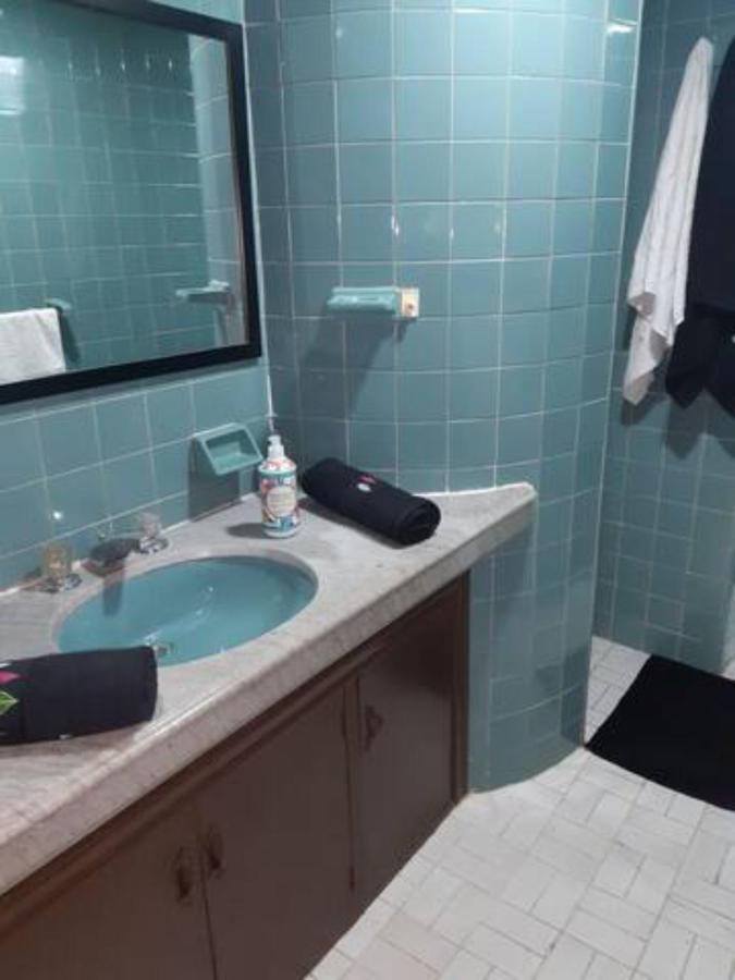 Habitacion Con Bano Compatido En Casa De Familia En Corferias, Quinta Paredes, Embajada Americana *